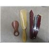 Image 5 : Vintage Country Kitchen Décor,  2 Art deco Serving Plates, Hat Accordian Rack, Mug Holder and More!