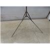 Image 9 : Saxophone Stand And Music Stand