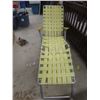 Image 8 : Vintage Fold-Up Lawn Chair And Lounger