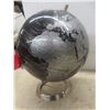 Image 8 : Decorative Black Globe