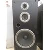 Image 9 : Two JVC Tower Speakers