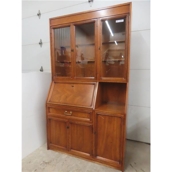 China Cabinet / Entertainment Centre, (Missing Glass Shelves)