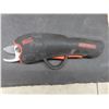 Image 2 : Black & Decker Cordless Pruner