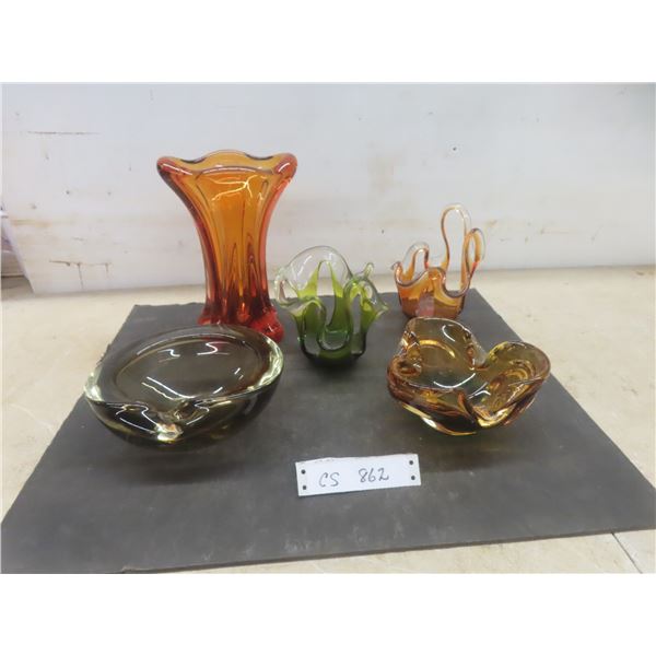 Five-Piece Art Glass Lot Including Vase 9 1/2" High And Ashtrays