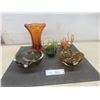 Image 1 : Five-Piece Art Glass Lot Including Vase 9 1/2" High And Ashtrays