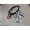 Image 11 : Rigging Equipment With Rope And Bushnell Binoculars