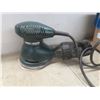 Image 3 : Power Tools: B&D Orbital Sander, Jig Saw, Makita Finishing Sander, Bosch Grinder & 5" Sanding Discs