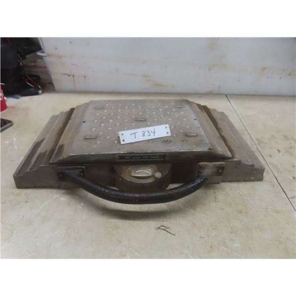 Vintage Engineer’s Precision Level for Machine Tool Setup