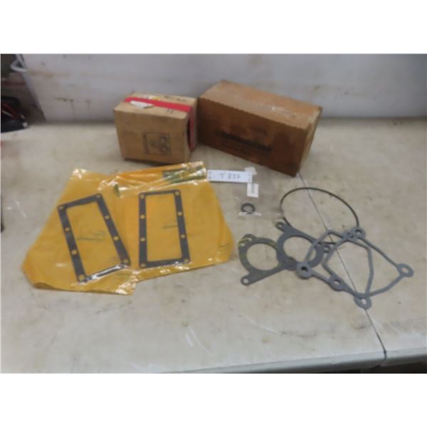 Lift Pump And Hardware For 950H Loader Including Gaskets And O-Rings - New Old Stock