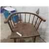 Image 3 : Vintage Oak Barrel-Style Chair
