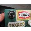 Image 4 : Vintage Texaco Super Chief Battery Radio Novelty AM Transistor Radio