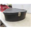 Image 3 : Acoustic Hard-Sided Guitar Case 42" Long and Spring Lever Capo