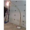 Image 1 : Mid-Century Modern Brass Five-Branch Arc Floor Lamp