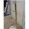 Image 3 : Mid-Century Modern Brass Five-Branch Arc Floor Lamp