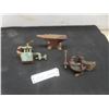 Image 1 : Salesman Samples: Anvil and 2 Bench Vises