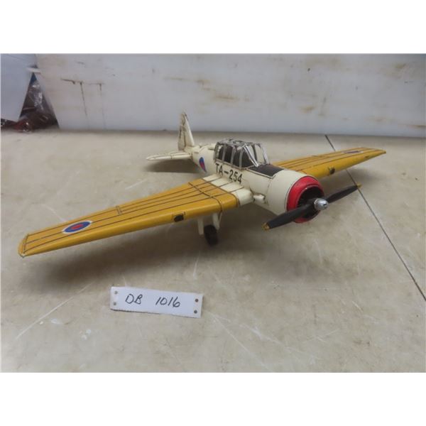 North American T-6 Texan Single Engine Die Cast Metal Airplane 1/72 Scale
