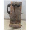 Image 12 : Antique Wood Telephone