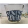 Image 3 : Vintage Jeanette Hellenic Pattern Glass Bowl &  Set of Glasses In Holder, Hazel-Atlas Ice Bucket and