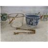 Image 5 : Vintage Jeanette Hellenic Pattern Glass Bowl &  Set of Glasses In Holder, Hazel-Atlas Ice Bucket and
