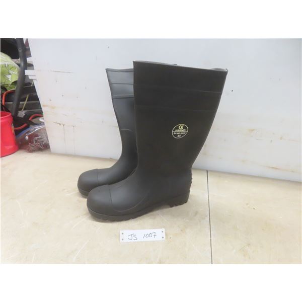 Hardened Steel-Toe Rubber Boots Size 9