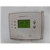Image 4 : Honeywell Programmable Thermostat Model RTH2510B - New or Store Return