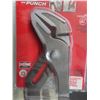 Image 3 : New Milwaukee 12" Comfort Grip Straight Jaw Pliers