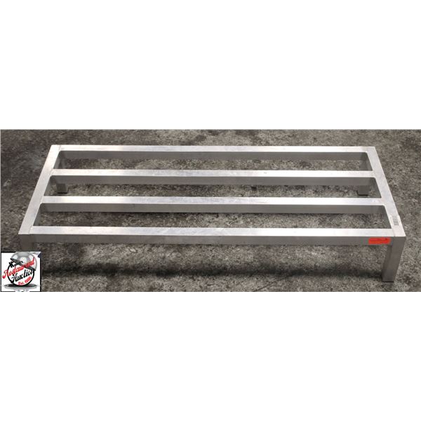BAILIFF SEIZURE:48" X 20" X 8" ALUMINUM DUNNAGE