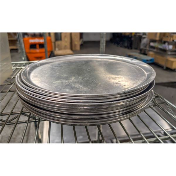 BAILIFF SEIZURE: LOT OF TWELVE 12" PIZZA PANS