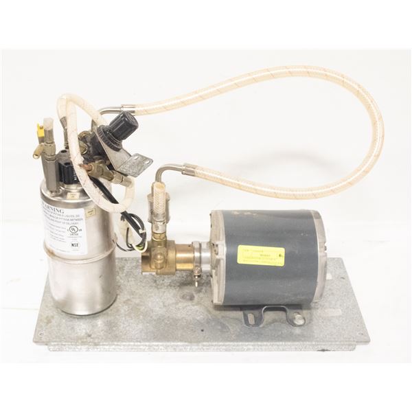 CARBONATOR C02 PUMP W/ REGULATOR, CARBONATED WATER