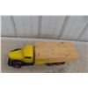 Image 9 : Brunswick Toy Truck, International R190 Flatbed Lumber Hauler, 1/16 Scale, 18 1/2" Long