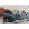 Image 12 : Lincoln Pressed Metal Tow Truck, 15 1/2" Long