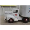 Image 11 : Otaco Minnitoy Heinz Pressed Metal Truck & Trailer, C. 1940s–1950s, 28" Long