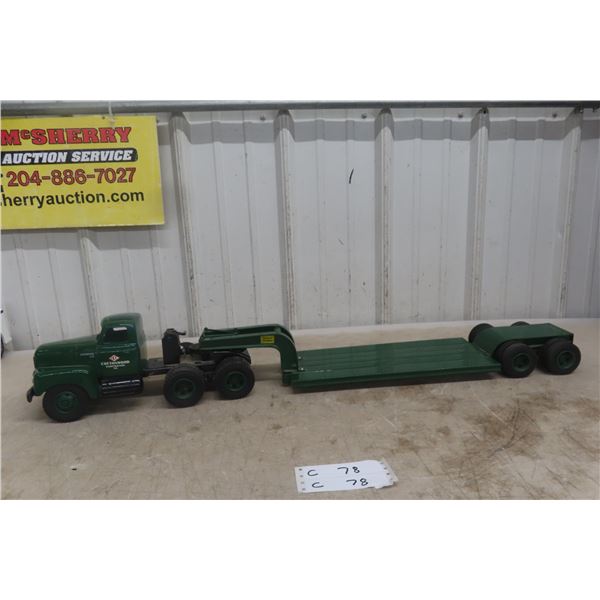 Cottonwood Acres International R190 Truck With Talbert Lowboy Trailer, 1/16 Scale