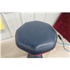 Image 11 : 2 Vintage Café Swivel Stools with Cast Base 