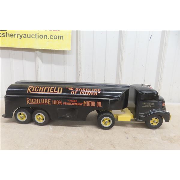Smith  Miller Vintage Pressed Steel GMC Richfield Tanker Truck