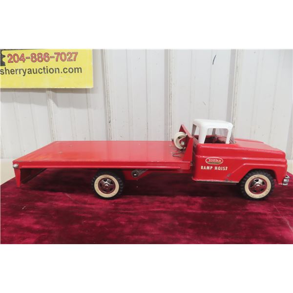 Tonka Ramp Hoist Flatbed Tow Truck Pressed Steel 1960s 