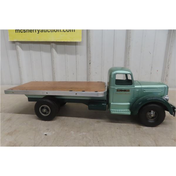 Smith+Miller Mack Pressed Steel Flatbed Truck 1950s 20 1/2'' Long 