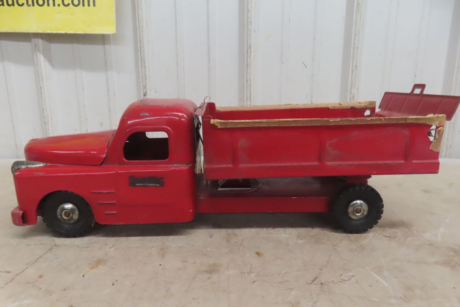 Structo Pressed Steel Dump Truck 1950s or 60s, 20''