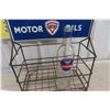 Image 10 : Service Station Carry 6 Bottle Oil Rack Fina with 1 Quart Oil Bottle 