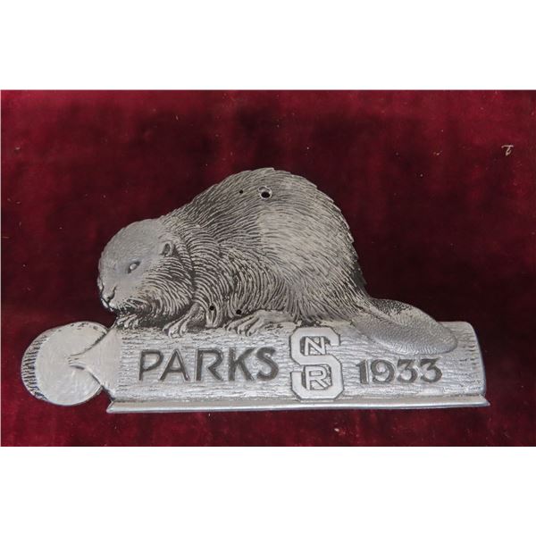 Saskatchewan 1933 Provincial Park Beaver Aluminum Badge 3'' x 