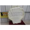Image 7 : Shell Vacuum Formed Plastic Clam Shell Shape with Word Shell 