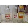 Image 3 : 16 Old Pop Bottles: Crush, 7up, Pepsi, Wynola, Frostie, Stubby, Drewrys,