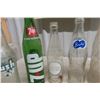 Image 6 : 16 Old Pop Bottles: Crush, 7up, Pepsi, Wynola, Frostie, Stubby, Drewrys,