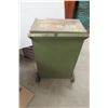Image 4 : Tridon Metal Rolling Service Station Wiper Cabinet 31'' x 12'' x 19'' 
