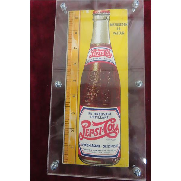 1941 Pepsi-Cola Cardboard Sign in French, Measuring 3 3/4" x 9 1/2"