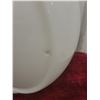 Image 4 : Gas Bowser Globe - Milk Glass
