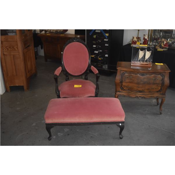 ANTIQUE VICTORIAN PARLOR CHAIR W/FOOT STOOL/BENCH (2 PCS)