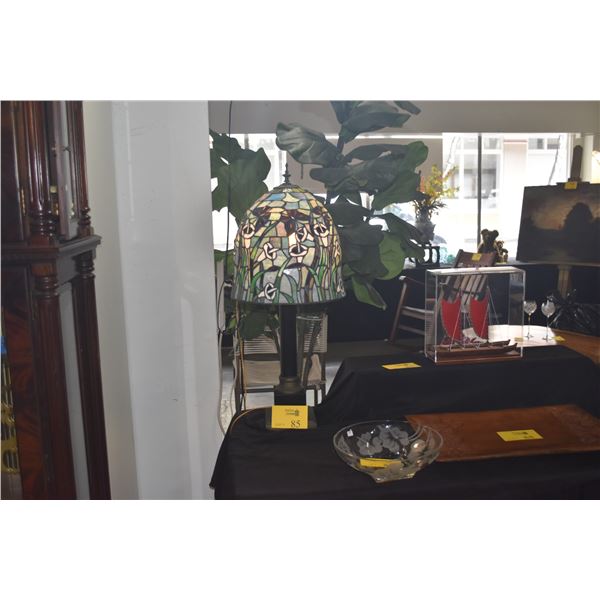 TIFFANY STYLE TABLE LAMP (31")