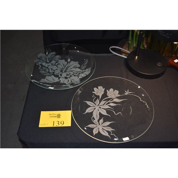 12" ETCHED GLASS PLATES, HIBISCUS & WOOD ROSE (2 PCS)