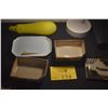 Image 2 : MIXED LOT: 2 JAPANESE ORIBE COVERED BOXES, CELADON FISH, GLASS SQUASH & SHELL (5 PCS)